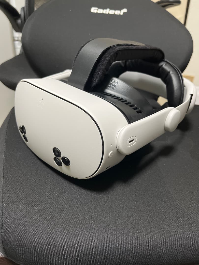 中古（箱無し） Quest 3s 128GB 換装済（純正品付）アクセ有