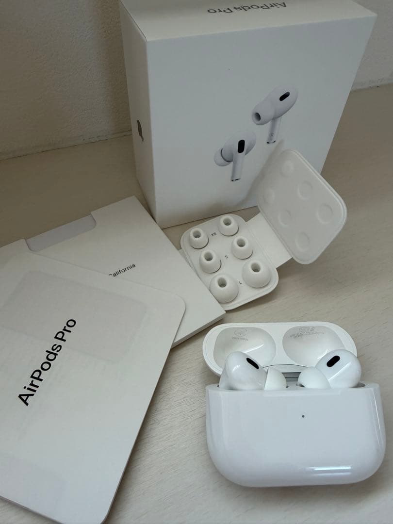 イヤホン Apple AirPods Pro 2 Lightning