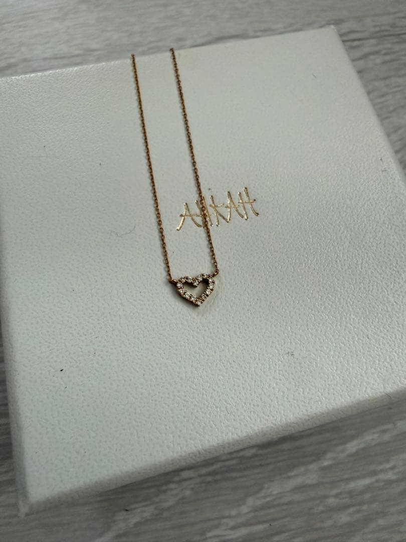 もふもふ　 ahkah カトルセハートネックレス