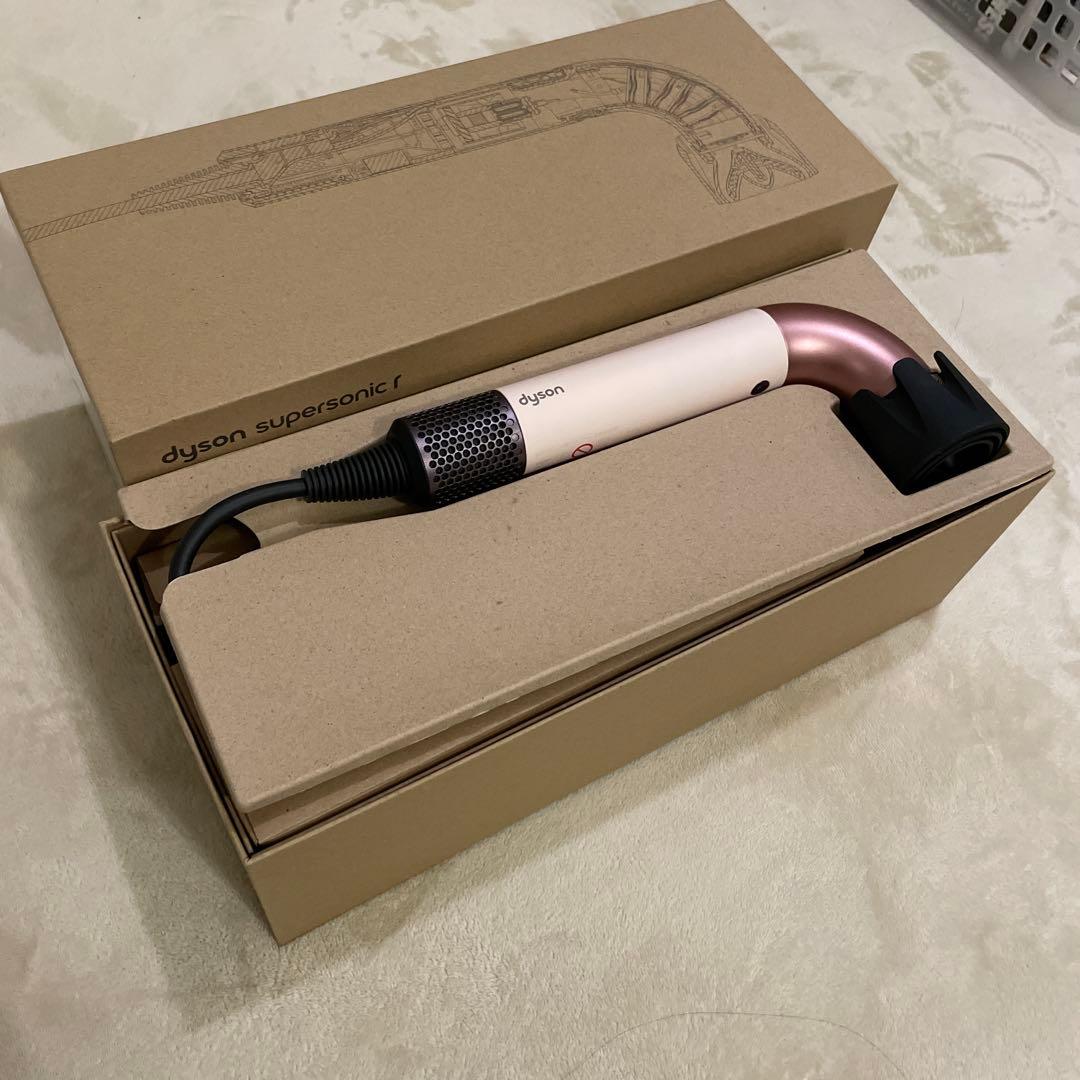Dyson Supersonic ヘアドライヤー ホワイト/ローズゴールド