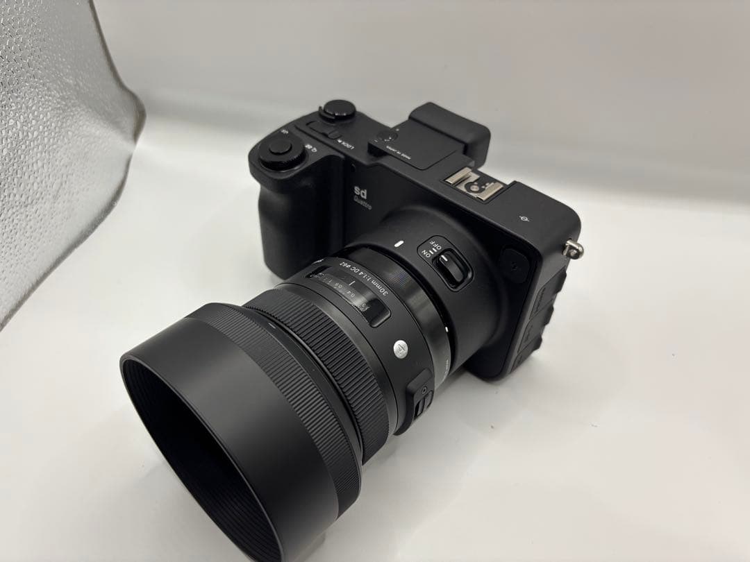 sd Quattro + Art30mm f/1.4キット驚異の色再現＆解像感