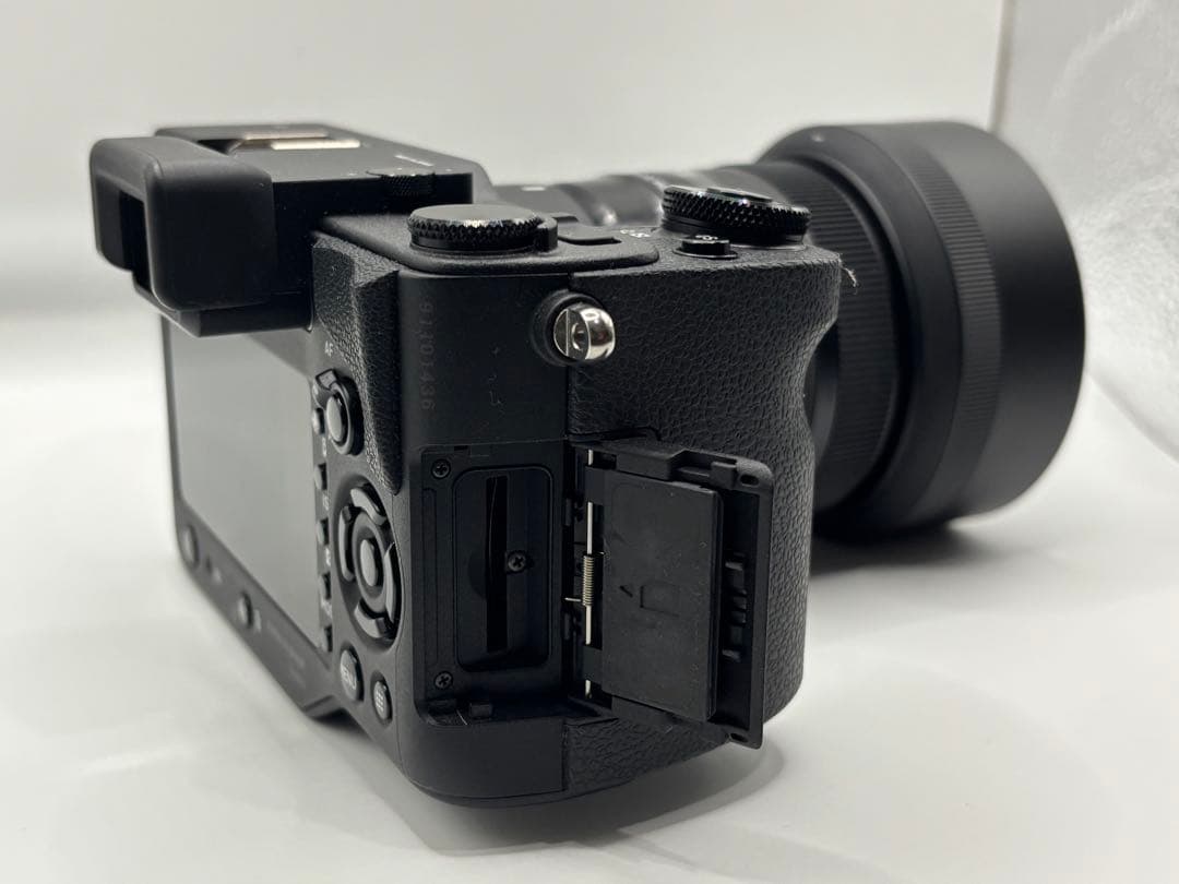 sd Quattro + Art30mm f/1.4キット驚異の色再現＆解像感