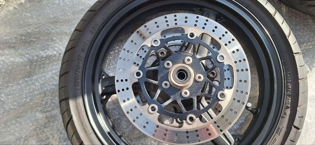 ゼファーχ タイヤホイールセット