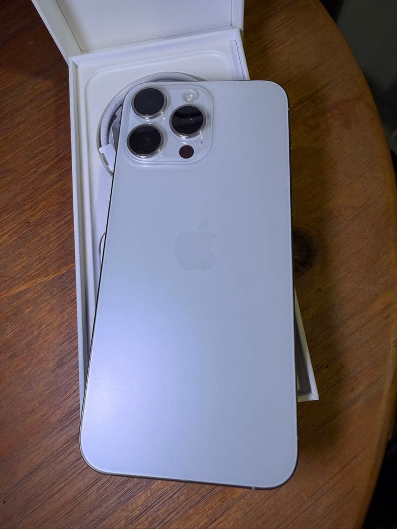 極美品✴︎iPhone15 ProMAX 256G ホワイト