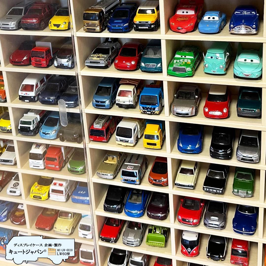 マホガニ色全塗装 木製トミカケース 1/64 １８０台収納 アクリル障子付