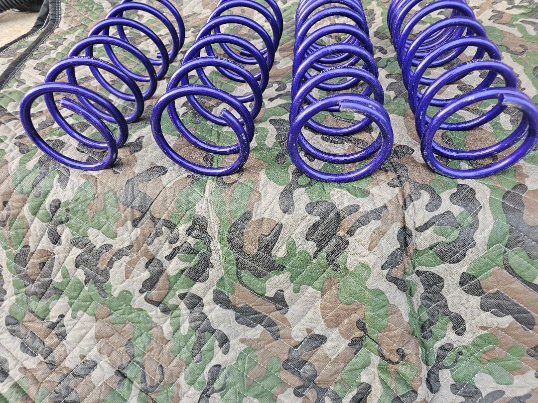 ムーヴ　カヤバ　ローファースポーツ　ダウンサス