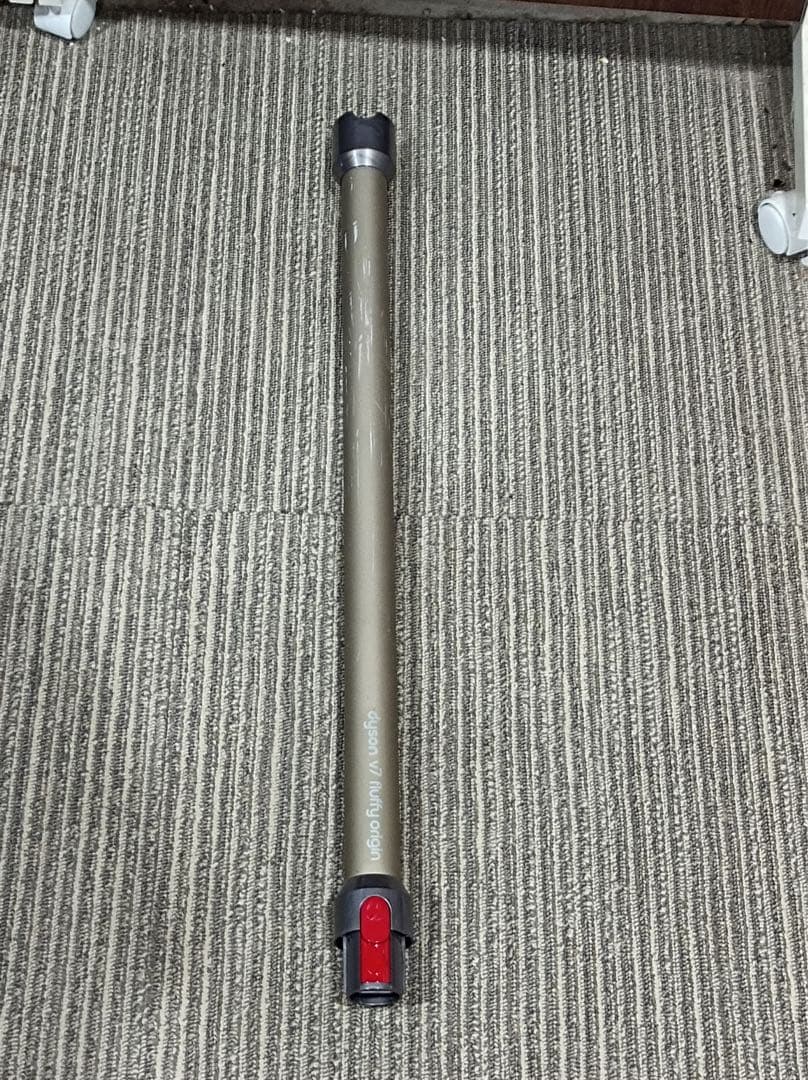 [八6461] ダイソン コードレスクリーナー SV11