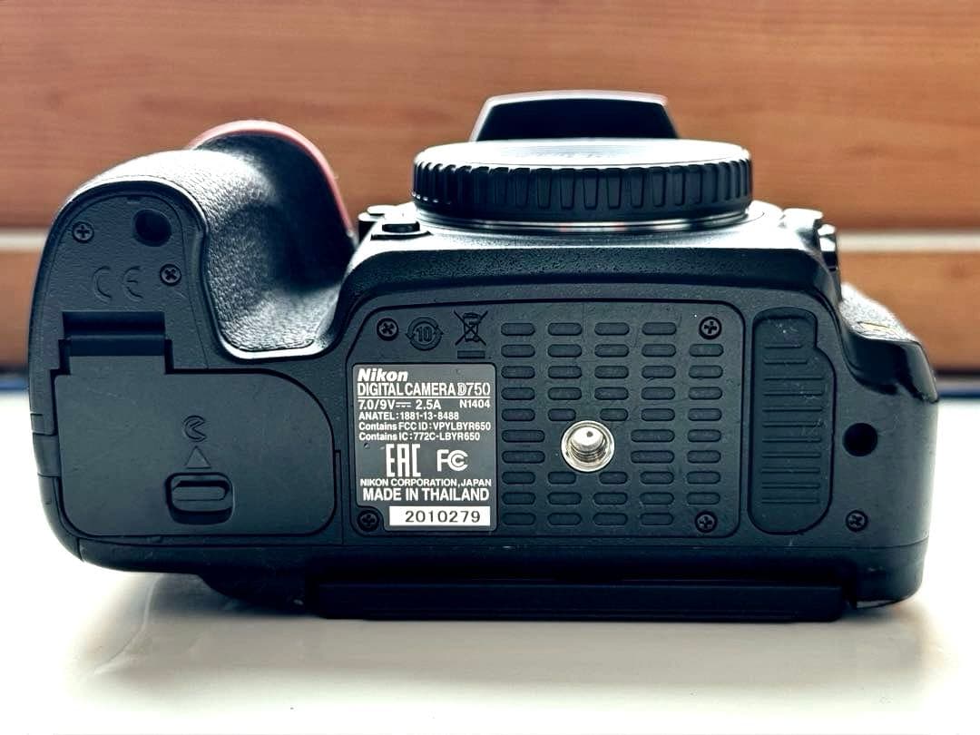 d*d様 Nikon ニコンD750 デジタル一眼レフカメラ　バッテリー　ストラ