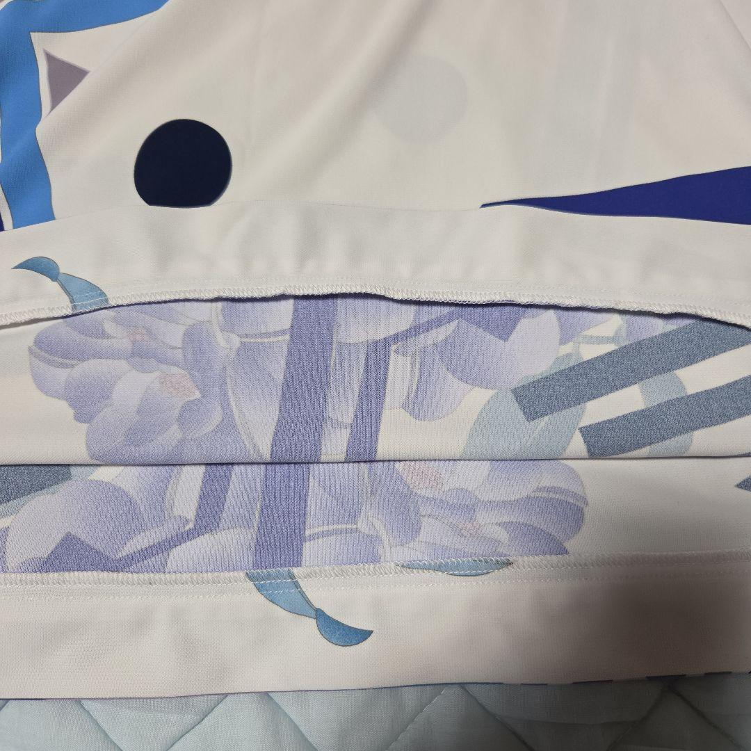 レオナール　44サイズ　清涼感のあるデザイン柄が素敵！！