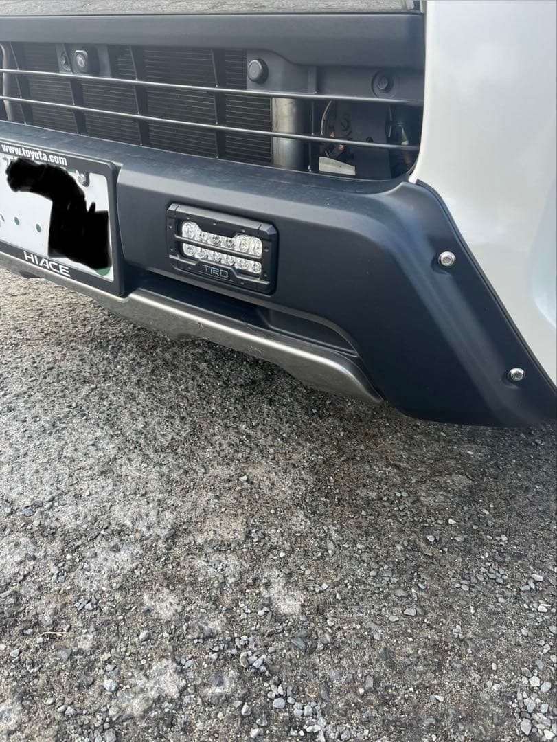 トヨタ ハイエース TRDバンパー LEDフォグランプ付き