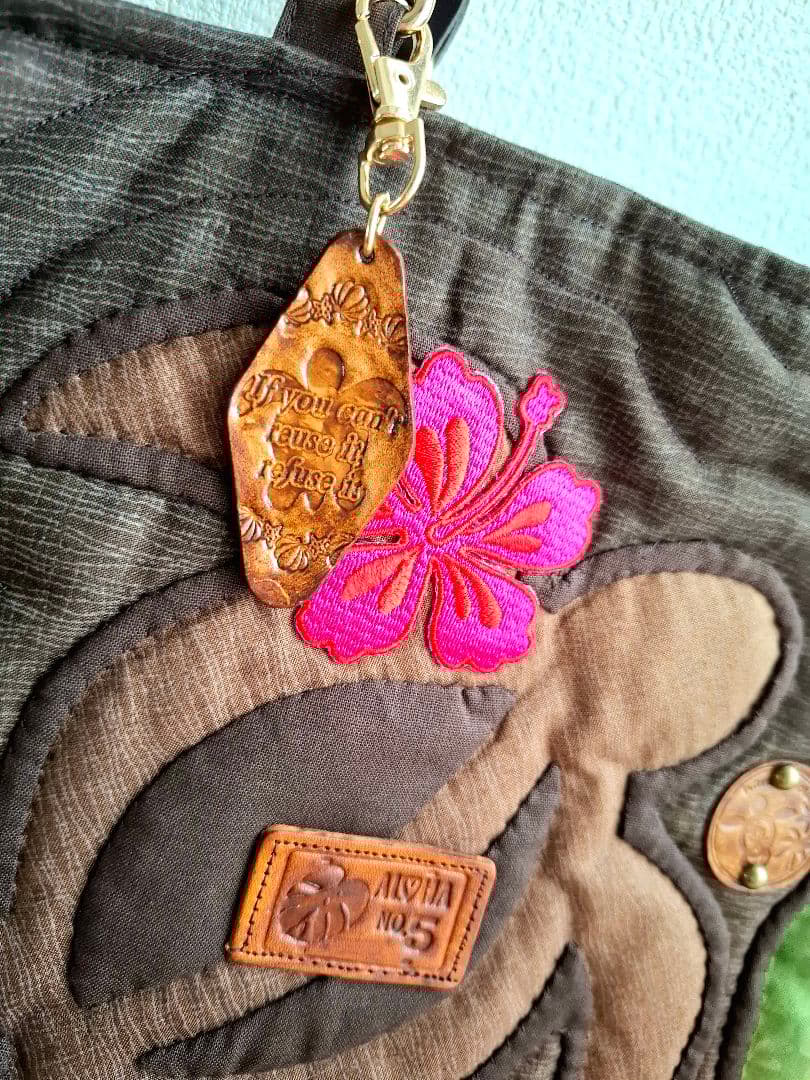 ハワイアンキルト　横長バッグ　ホヌ　2WAY　ホヌの革タグチャーム付き