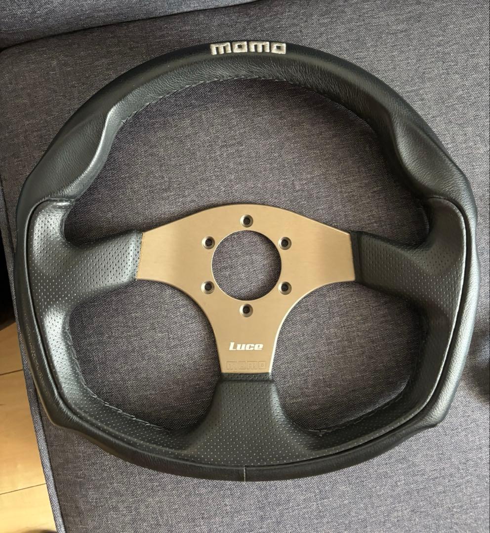 momo Luce ステアリング