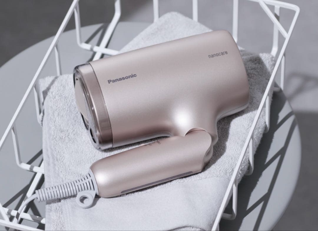 Panasonicのヘアードライヤー ナノケア EH-NA7M モイストピンク
