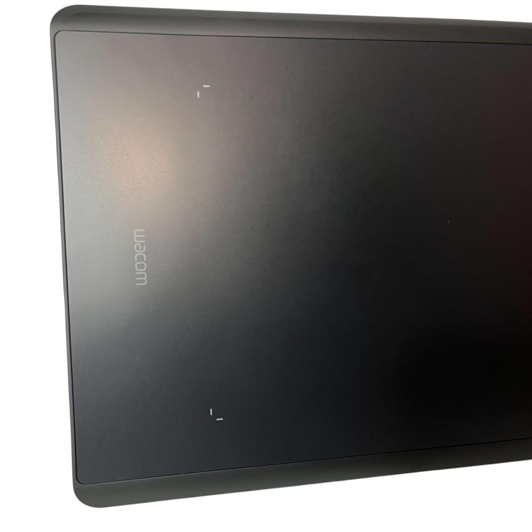 Wacom Intuos Pro Mサイズ PTH-660/K0 ペンタブ