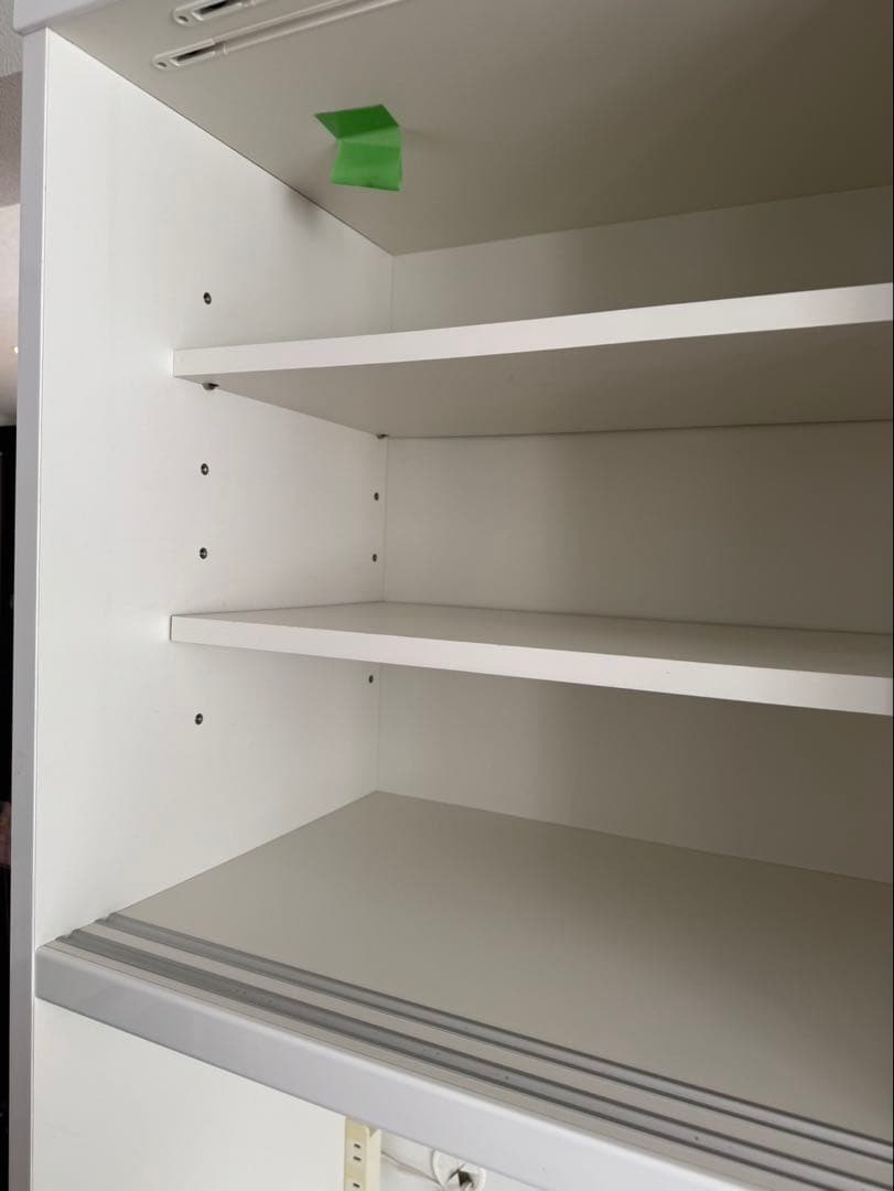 キッチン収納キャビネット