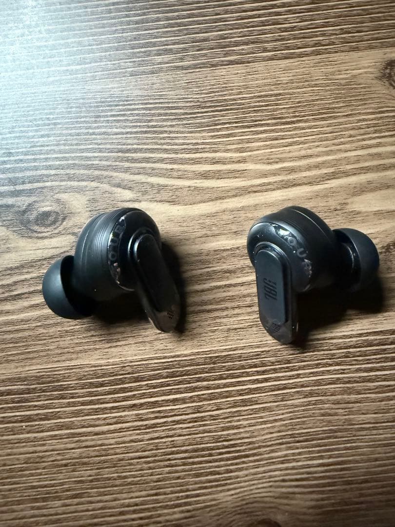 JBL TOUR PRO 3 ワイヤレスイヤホン＋シリコンカバー、フィルム付き