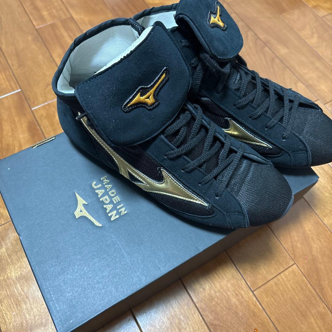 ミズノボクシングシューズ　ゴールドブラック　mizuno