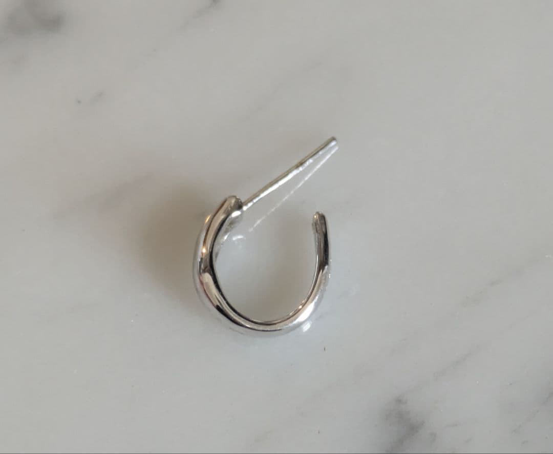 K18ホワイトゴールド フープ型 ピアス(片耳用)