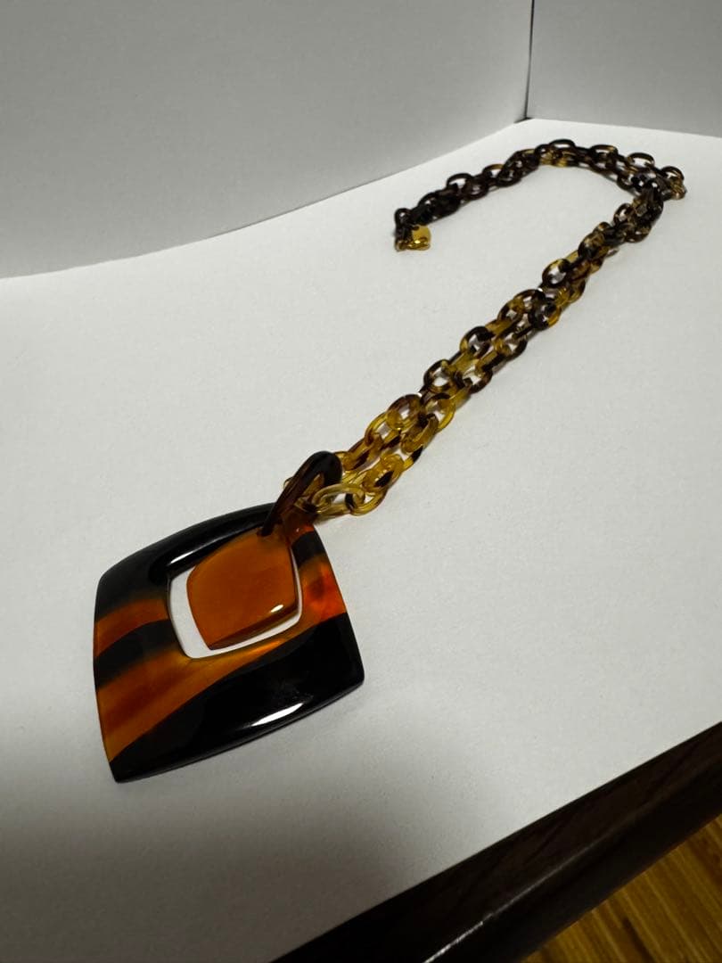 本鼈甲、幾何学的デザイン ネックレス