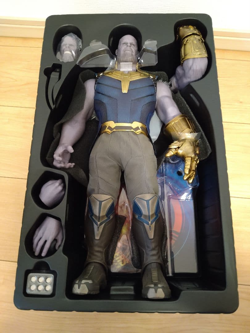 ホットトイズ　サノス　アベンジャーズインフィニティウォー　マーベル