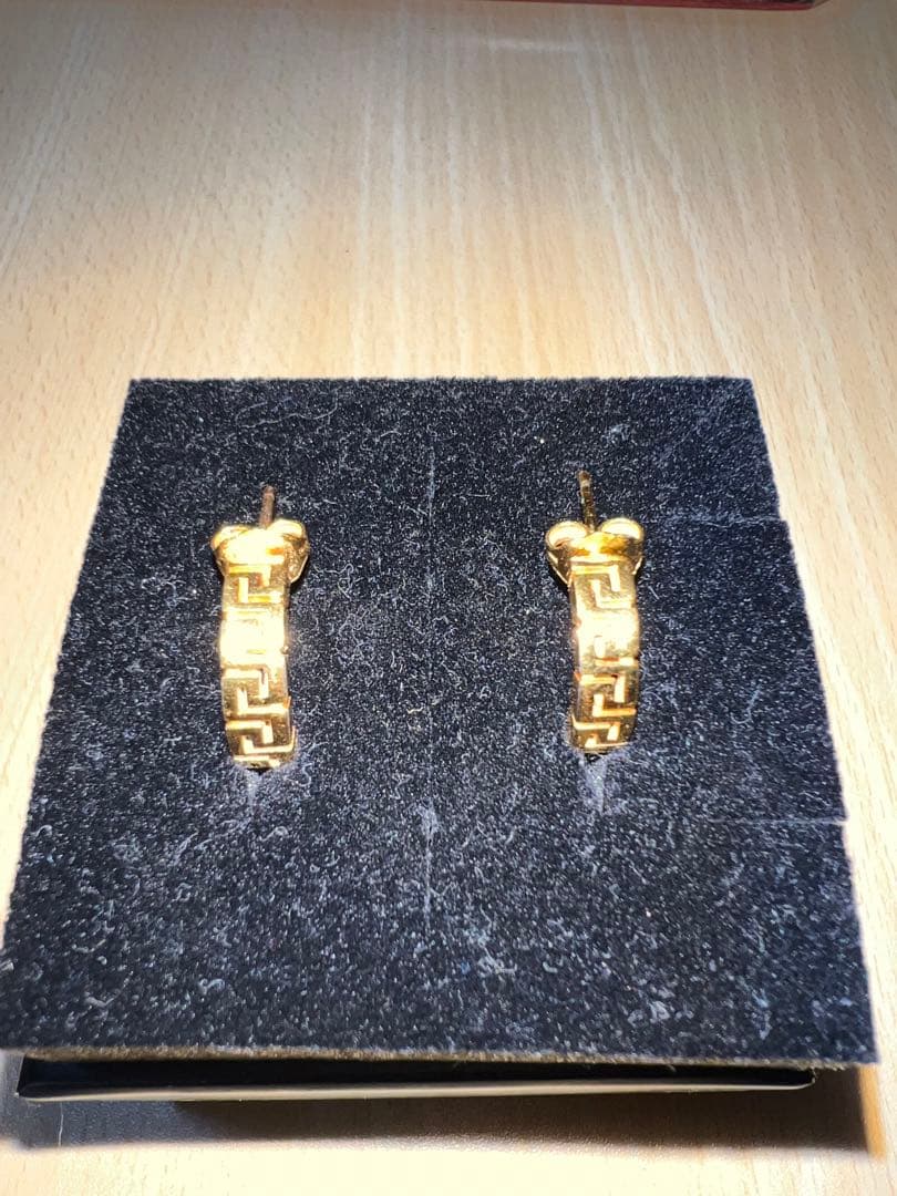 VERSACE 両耳ピアス　ゴールド値下げしました