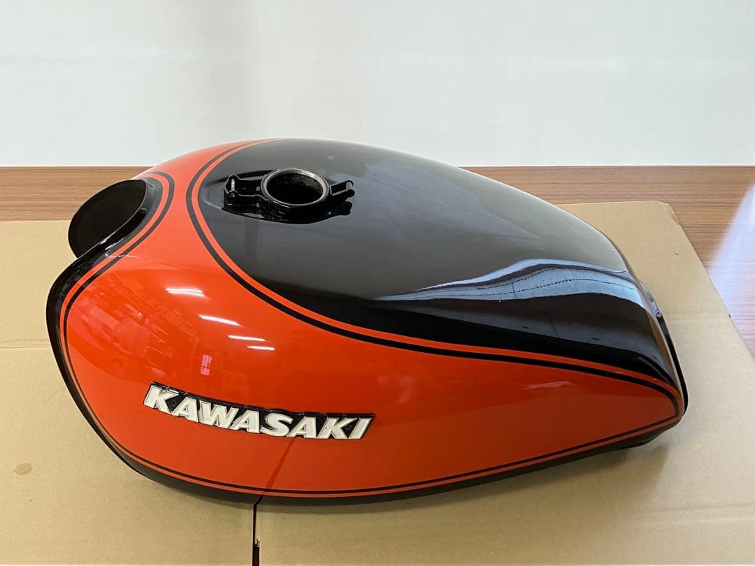 外プレスタンクkz900 kz z1 z2 リペイント　火の玉