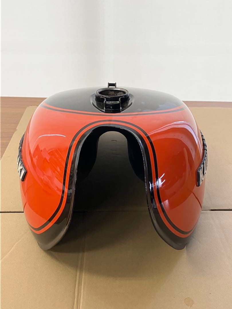 外プレスタンクkz900 kz z1 z2 リペイント　火の玉