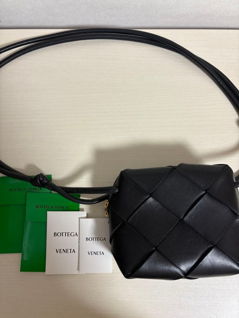 【お値下げ中】BOTTEGA VENETA ミニカメラバッグ ブラック