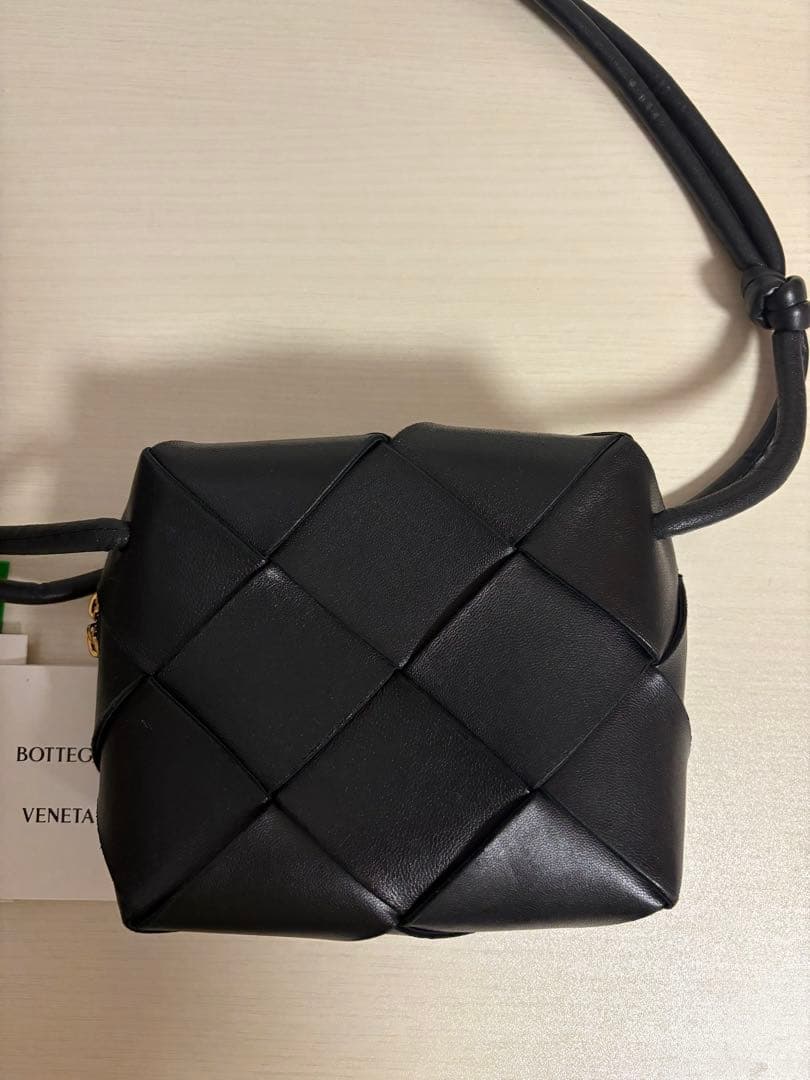【お値下げ中】BOTTEGA VENETA ミニカメラバッグ ブラック