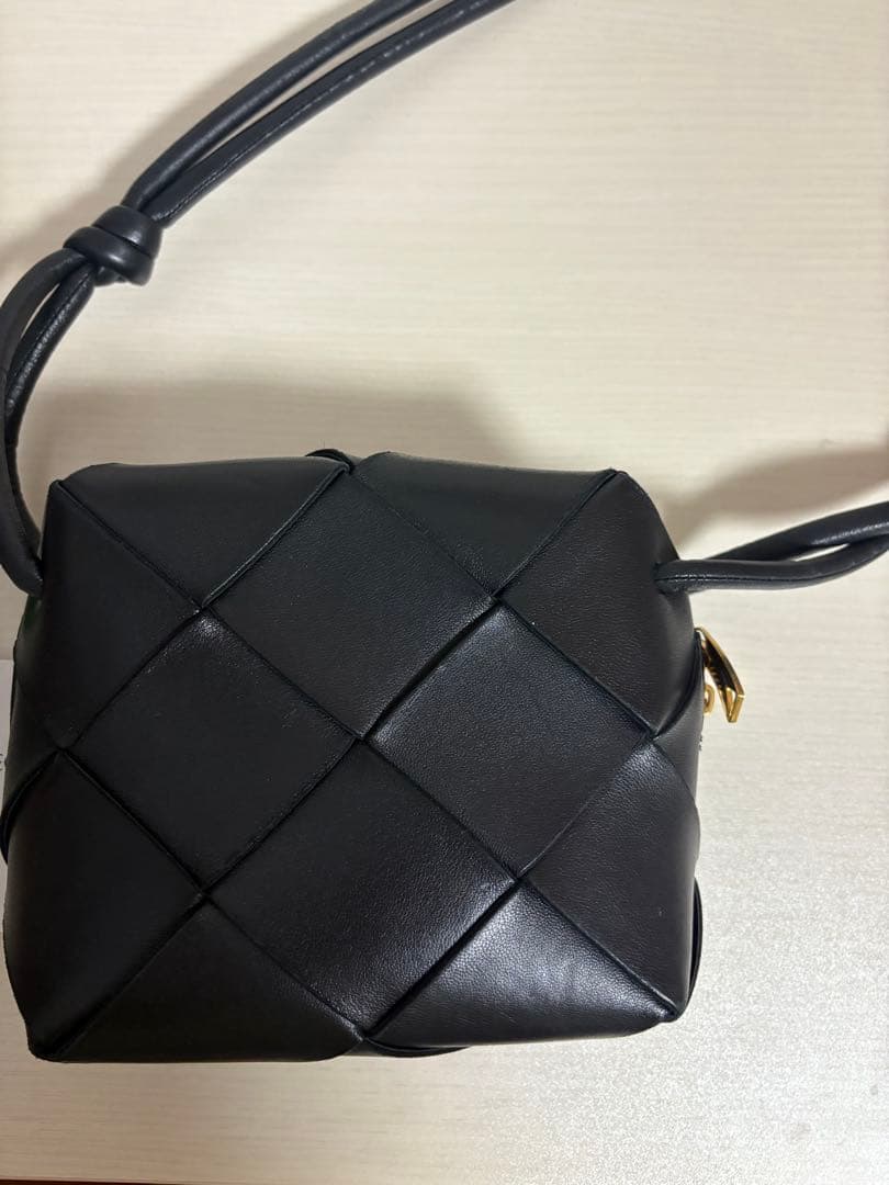 【お値下げ中】BOTTEGA VENETA ミニカメラバッグ ブラック