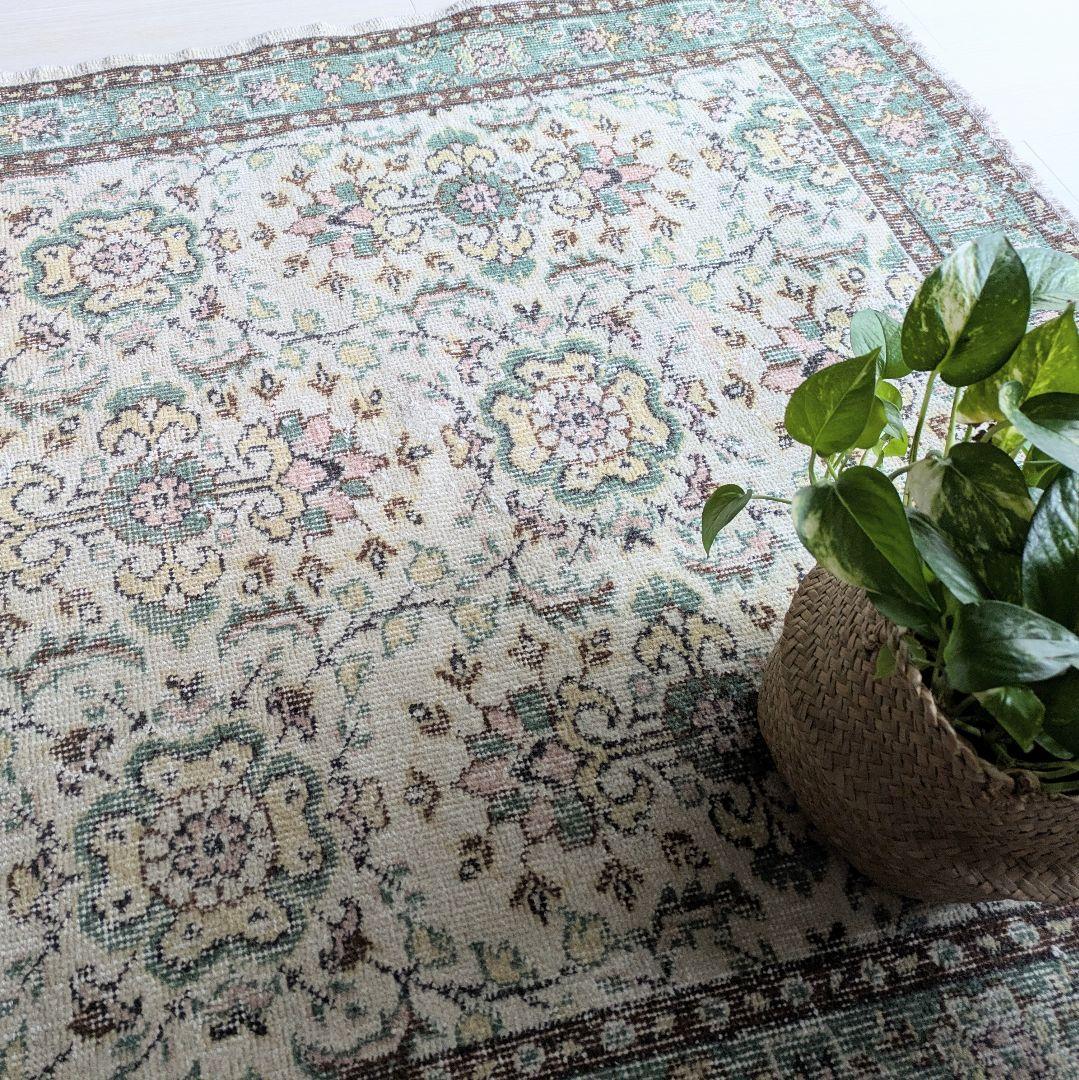 118×207 ベージュ×グリーン　花柄と縁取り　トルコヴィンテージラグ