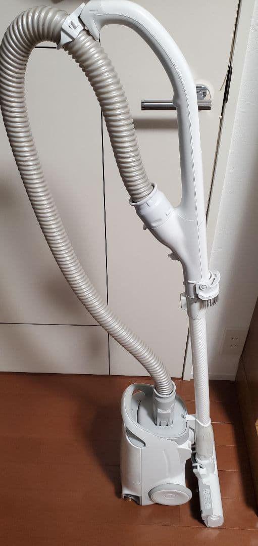 2022年製 Panasonic MC-JP840K 紙パック式掃除機