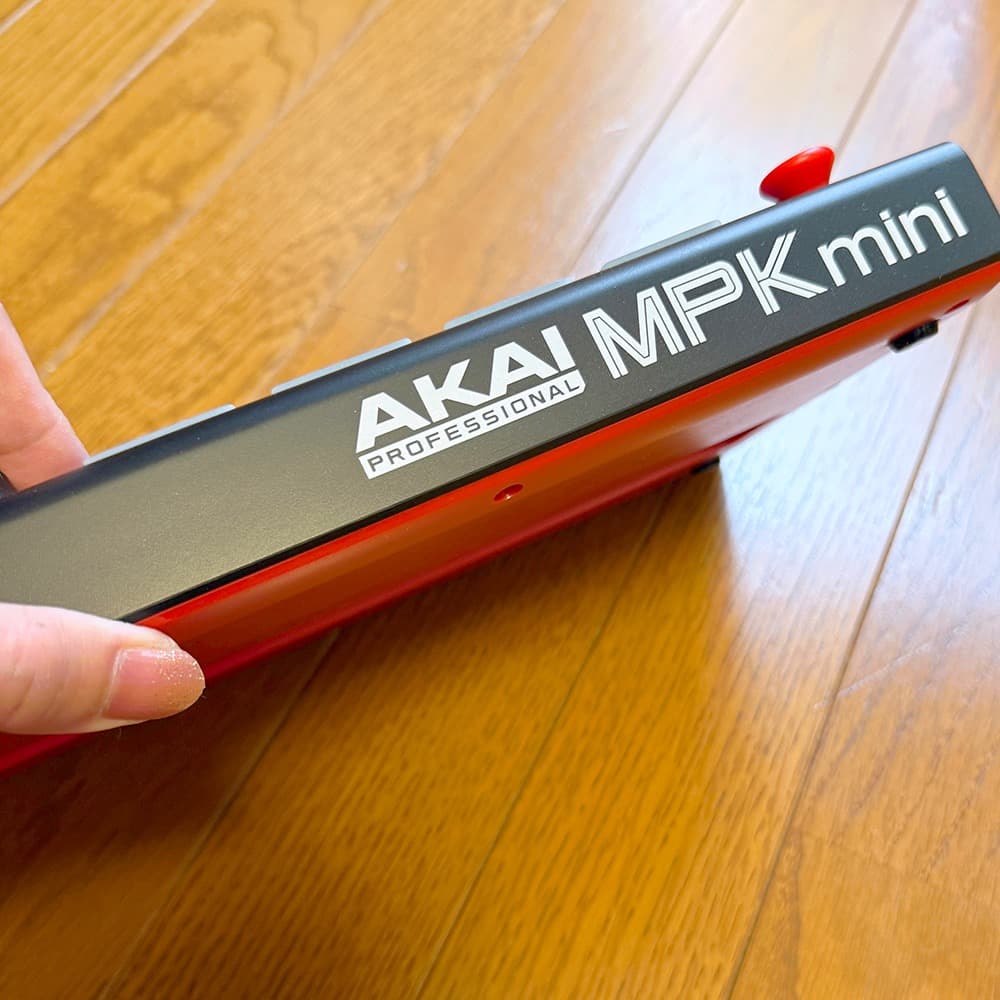AKAI MPK mini MIDIキーボード