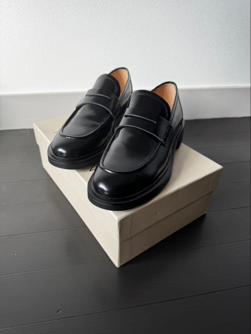 靴 CHERISH BLACK HI SHINE (EUR38)