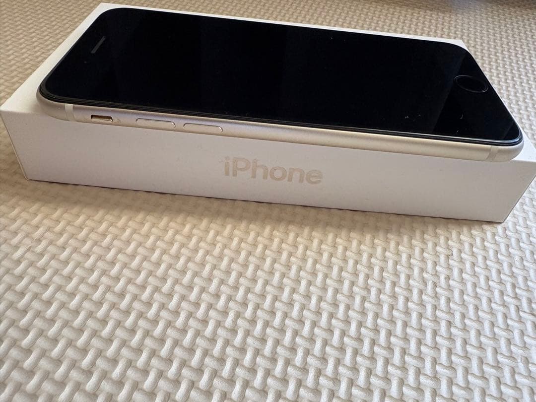 【美品256GB】iPhone SE第3世代 SIMフリー バッテリー◎