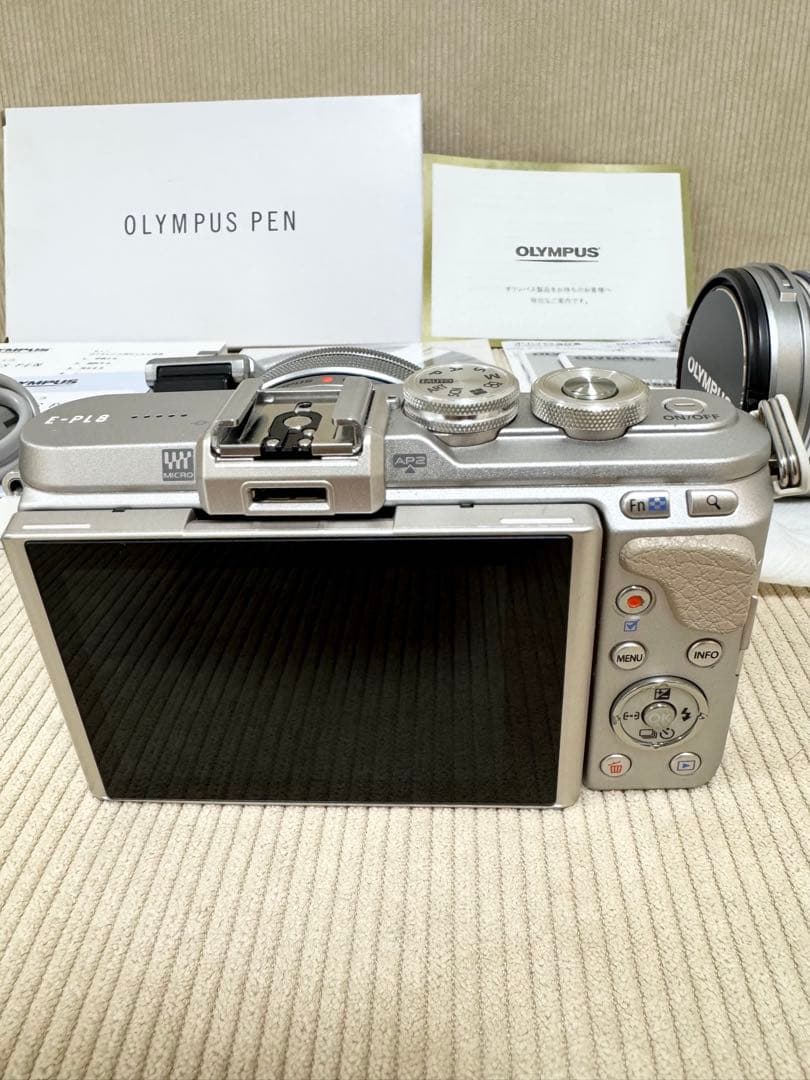 【美品✨】OLYMPUS PEN E-PL8 ダブルズームキット