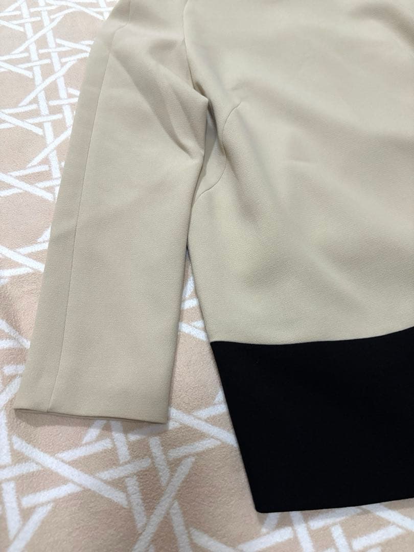 極美品-ADORE ブラウス トップス ベージュ×ブラック