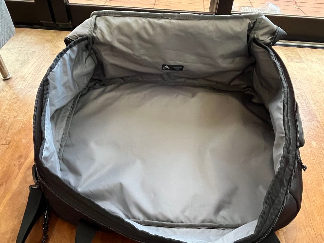 美品　バートンBurton ギグ 70L ダッフルバッグ　スノーボード