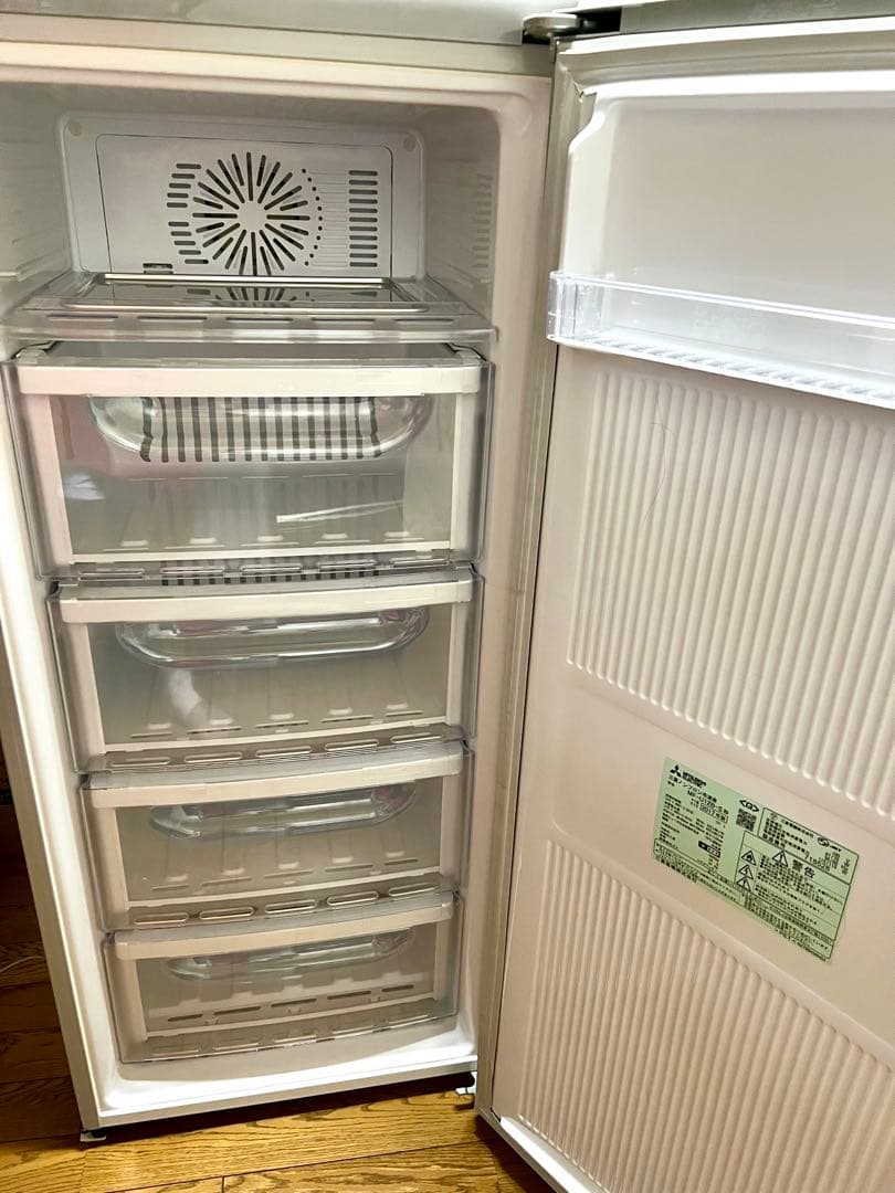 ぽん MITSUBISHI MF-U12B-S ノンフロン冷凍庫 121L