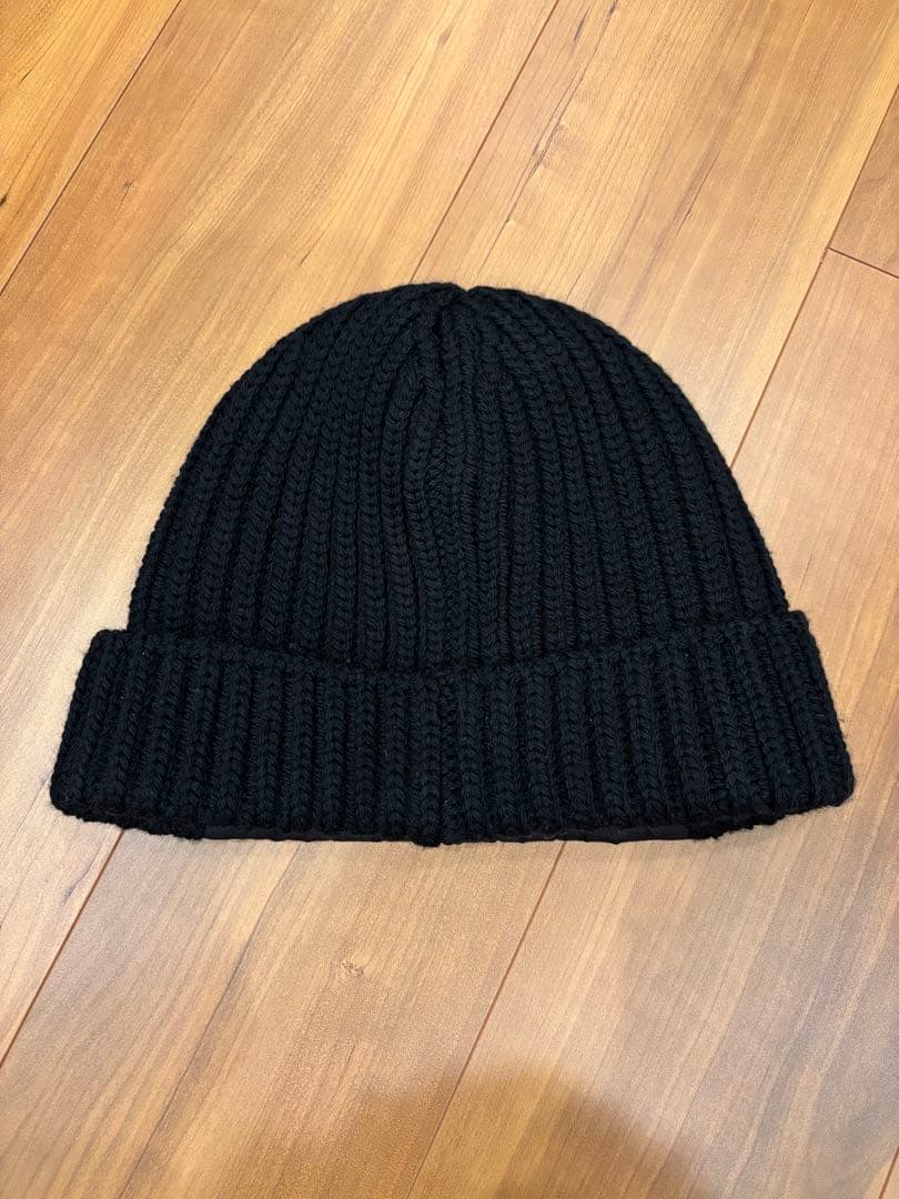 PRADA プラダ　 黒 ニット帽 M