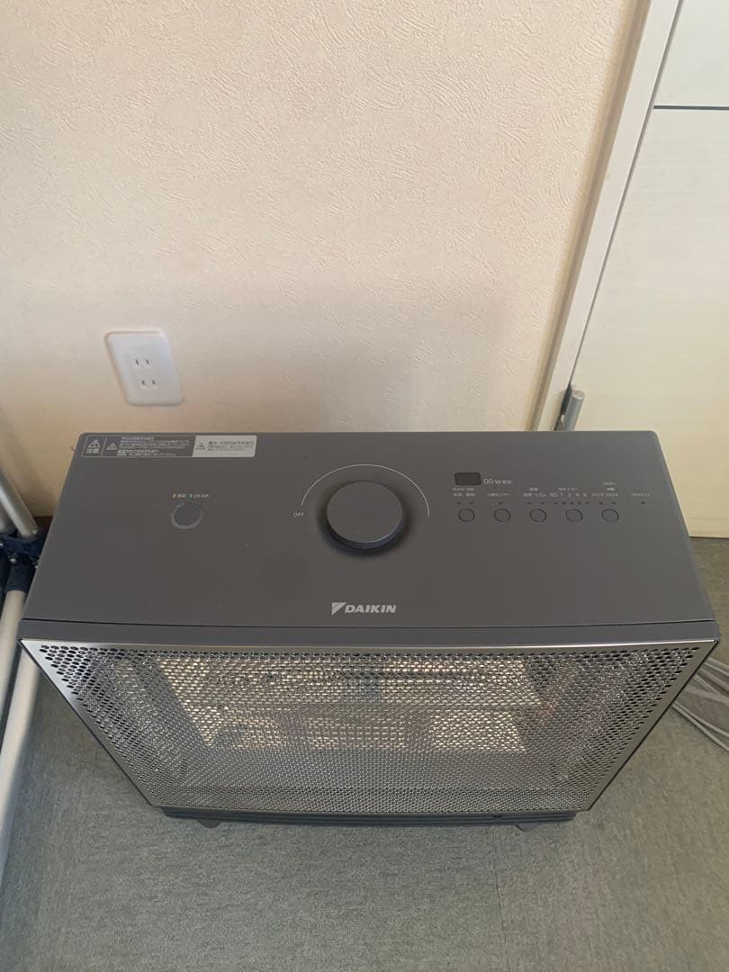 25年最新　ダイキン遠赤外線暖房機 ハイブリッドセラムヒートWRH136AS-H