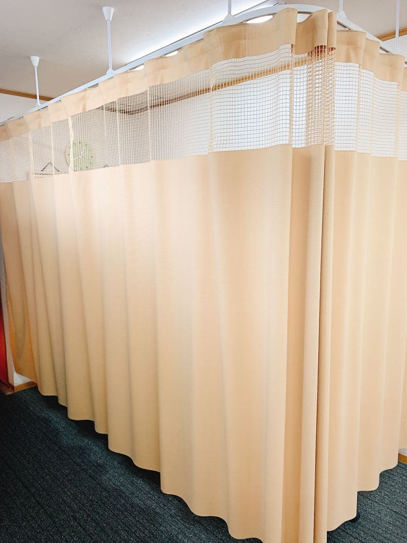 超美品！医療用カーテン　ベージュ