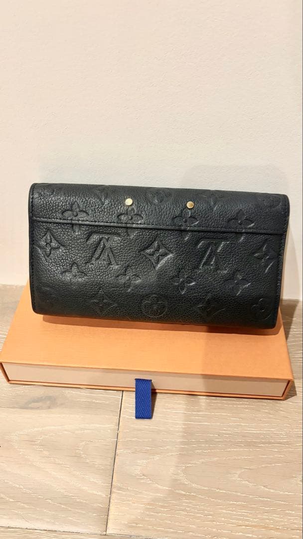 LOUIS VUITTON ブラックレザー長財布