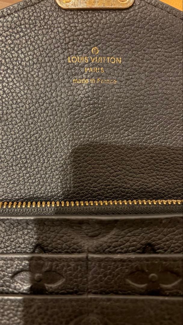 LOUIS VUITTON ブラックレザー長財布