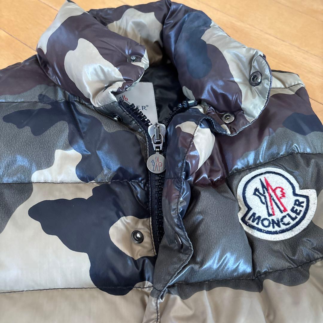 MONCLER カモフラージュ ダウンベスト