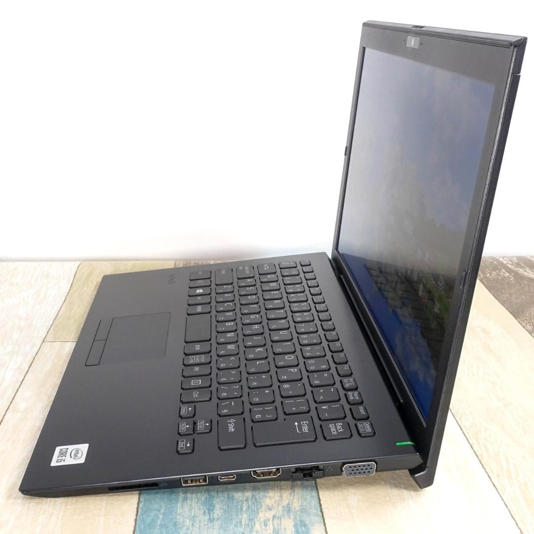 高年式の１３インチ薄型軽量モバイル✨１０世代コアｉ５に超高速新品ＳＳＤ５００ＧＢ