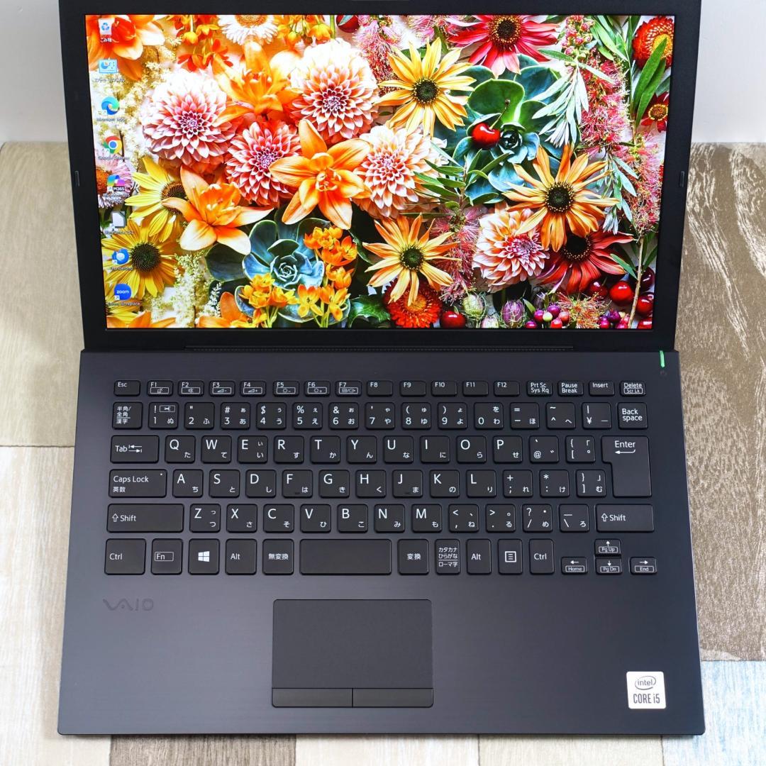 高年式の１３インチ薄型軽量モバイル✨１０世代コアｉ５に超高速新品ＳＳＤ５００ＧＢ