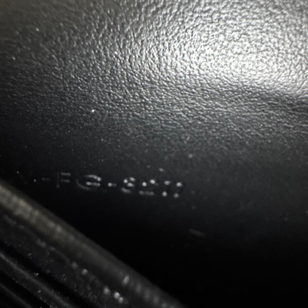 【匿名配送】セリーヌトリンオフ長財布黒レザー