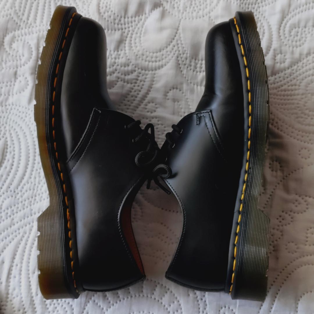 ☆美品☆　Dr. Martens 　スリーホール　黒レースアップ靴
