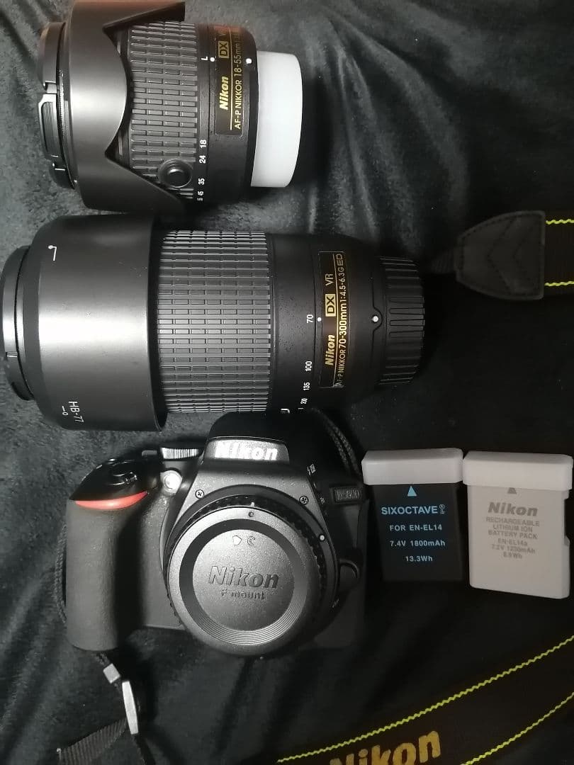 中古美品　Nikon D5600 デジタル一眼レフカメラ　ダブルズームキット